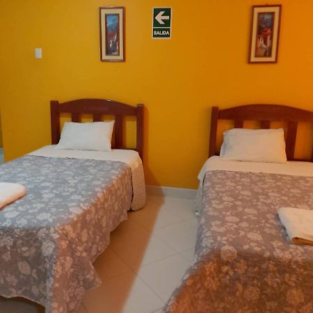 Hotel Y Restaurante Roma Ика Экстерьер фото