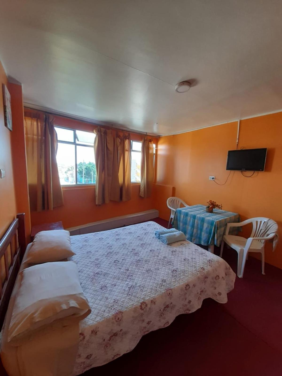 Hotel Y Restaurante Roma Ика Экстерьер фото