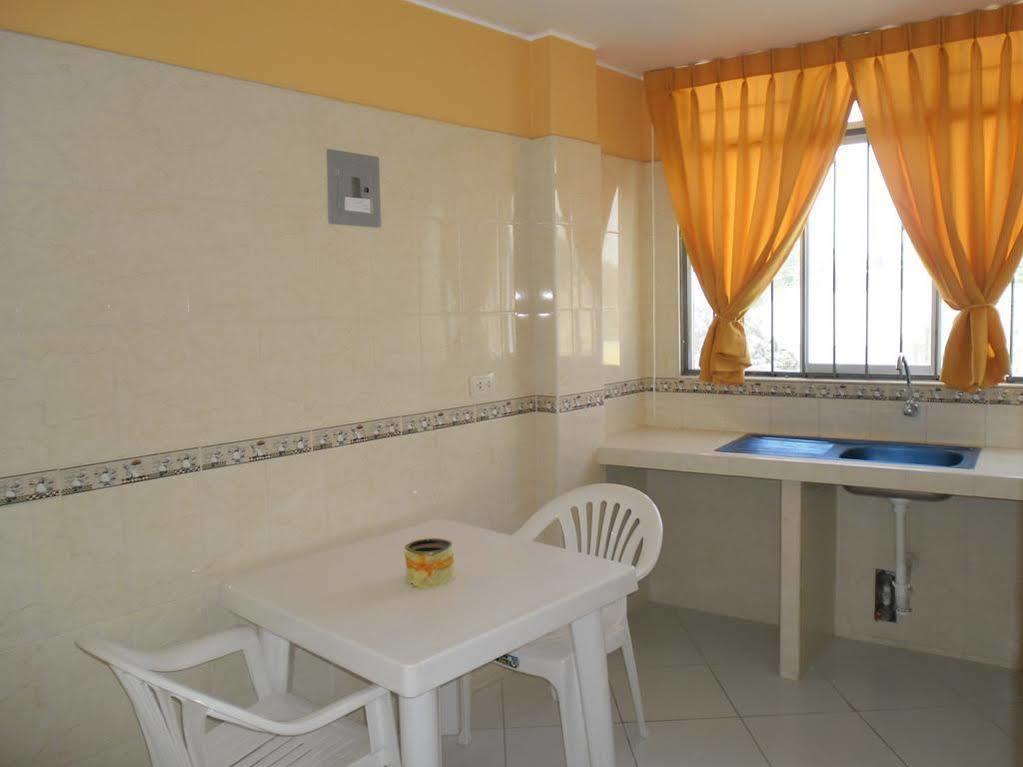 Hotel Y Restaurante Roma Ика Экстерьер фото