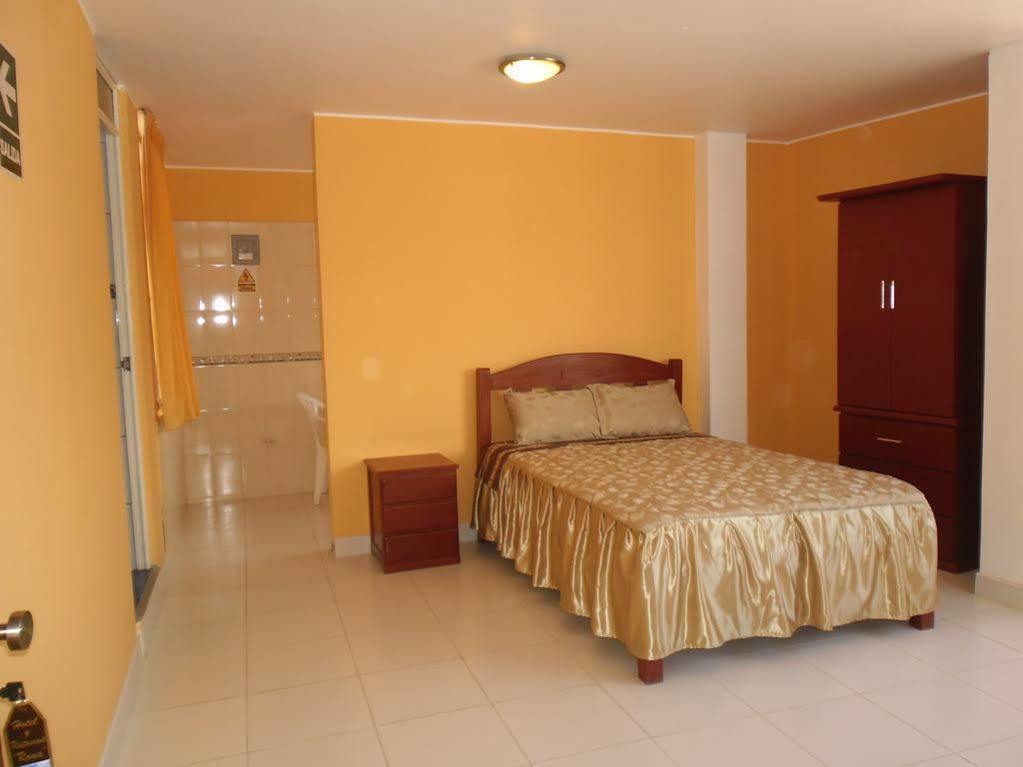 Hotel Y Restaurante Roma Ика Экстерьер фото